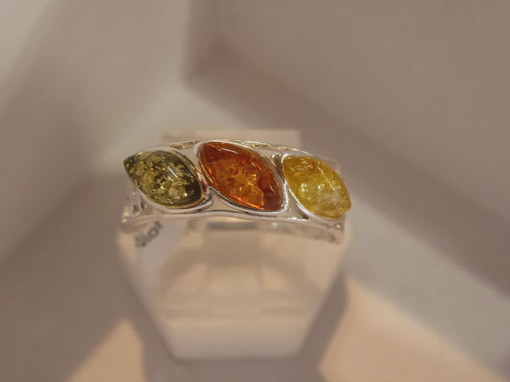 AU0192-Ring : 9