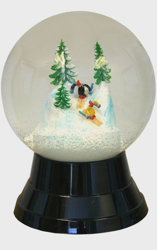AT0242-Globe : Skiers - 7 in H