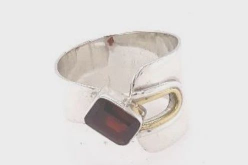 SS0091-Designer Ring : Garnet