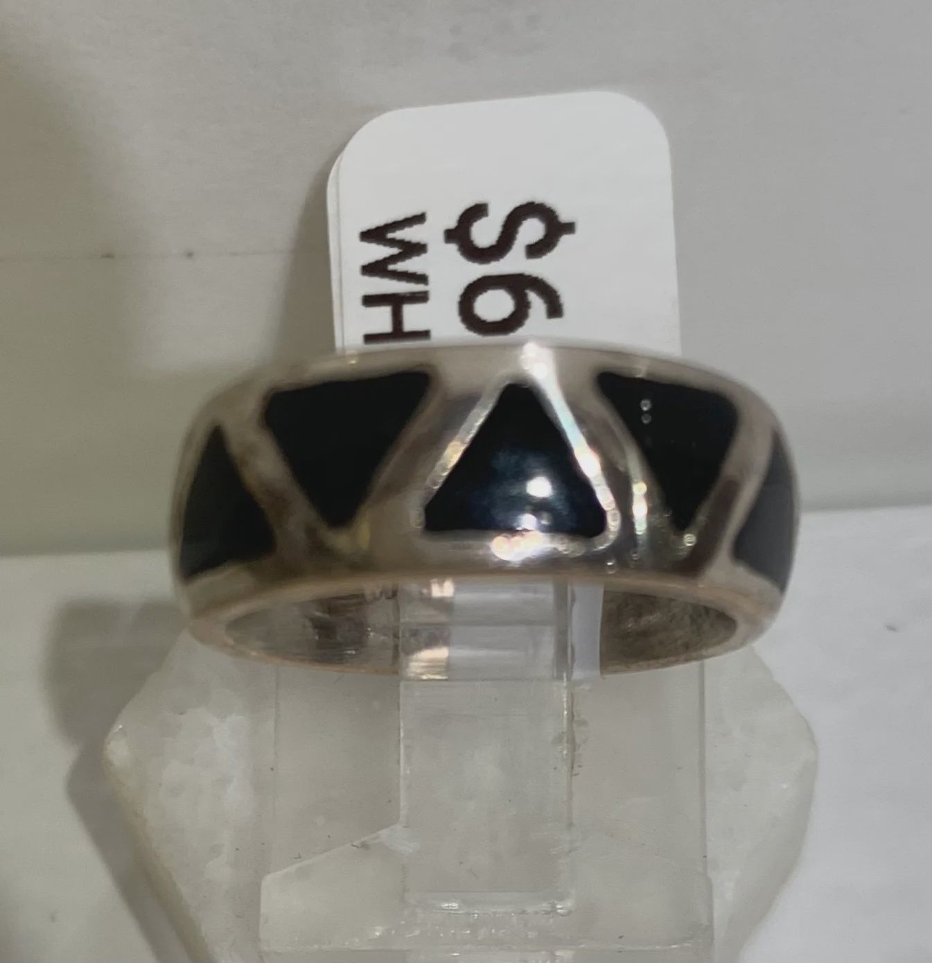 WH1943-Black Jet