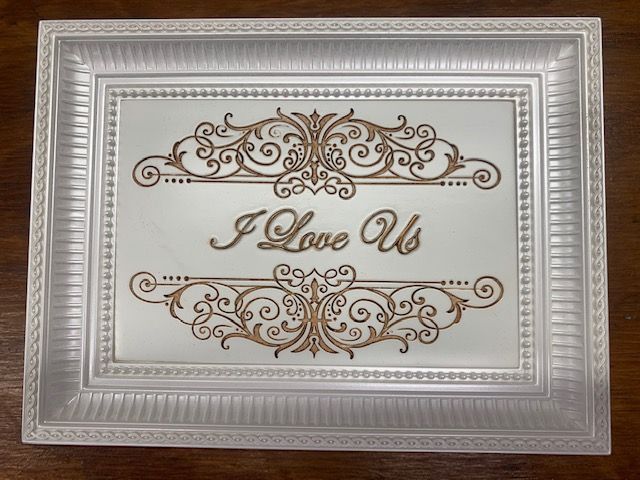 RO0275-Bas Relief : Love