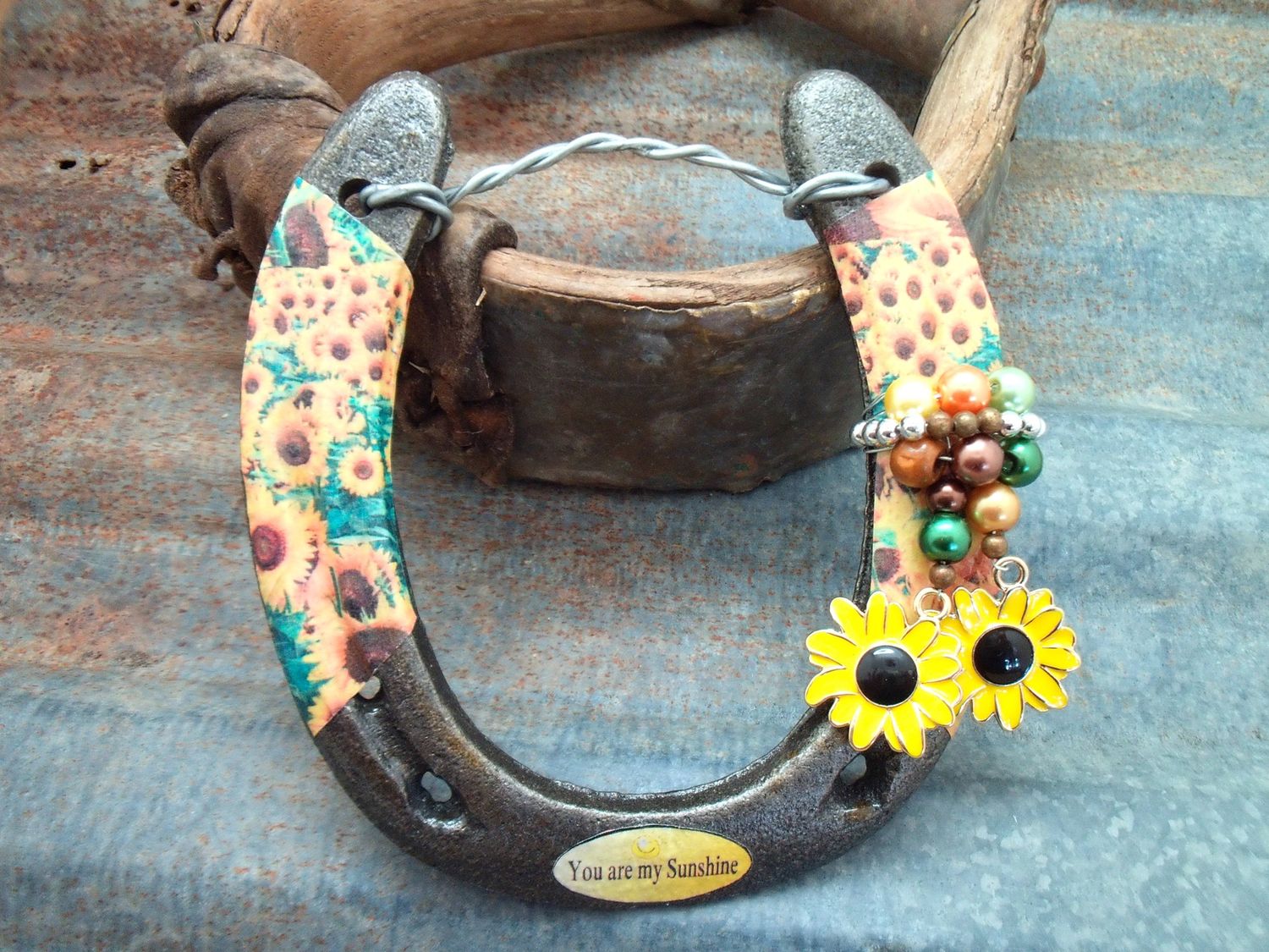 LH0005 - Big Lucky Western Horseshoe - Country Sunflowers