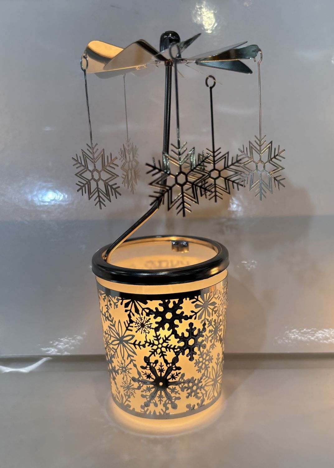 HV0007 - Carousel : Snowflakes