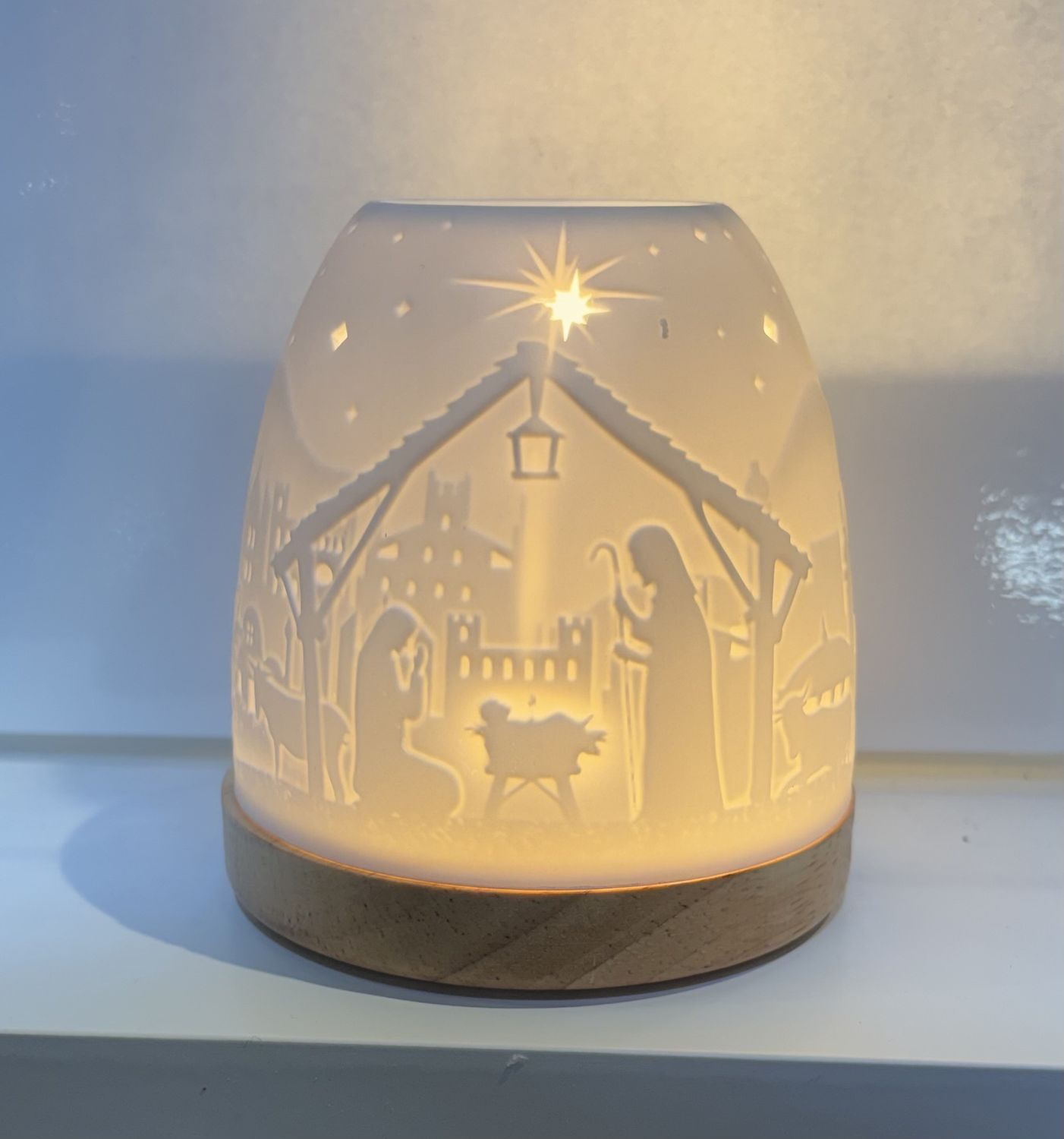 HV0024 - Mini Tealight Igloo : Nativity
