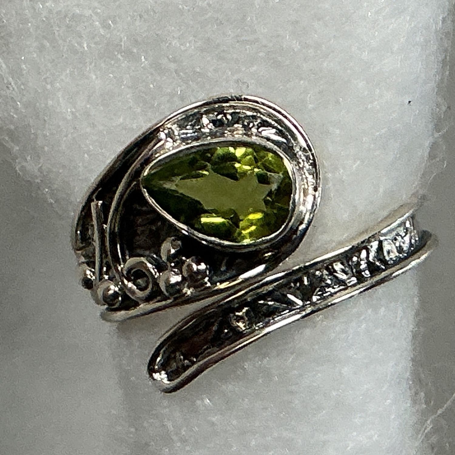 SS0419-Designer Ring : Peridot