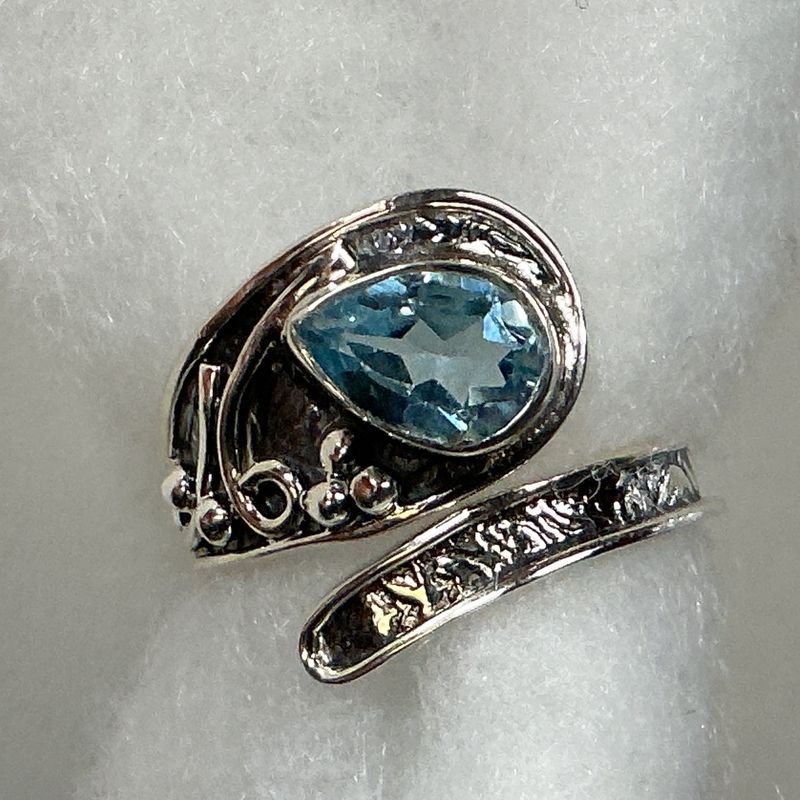 SS0425-Designer Ring : Blue Topaz