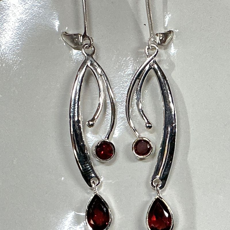 SS0465-Designer Earrings : Garnet