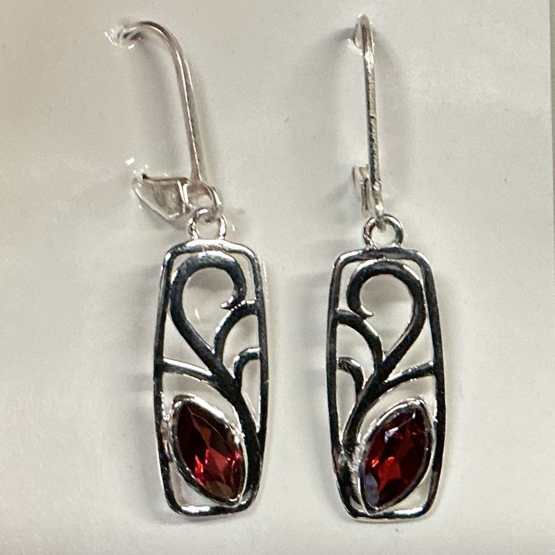 SS0475-Designer Earrings : Garnet