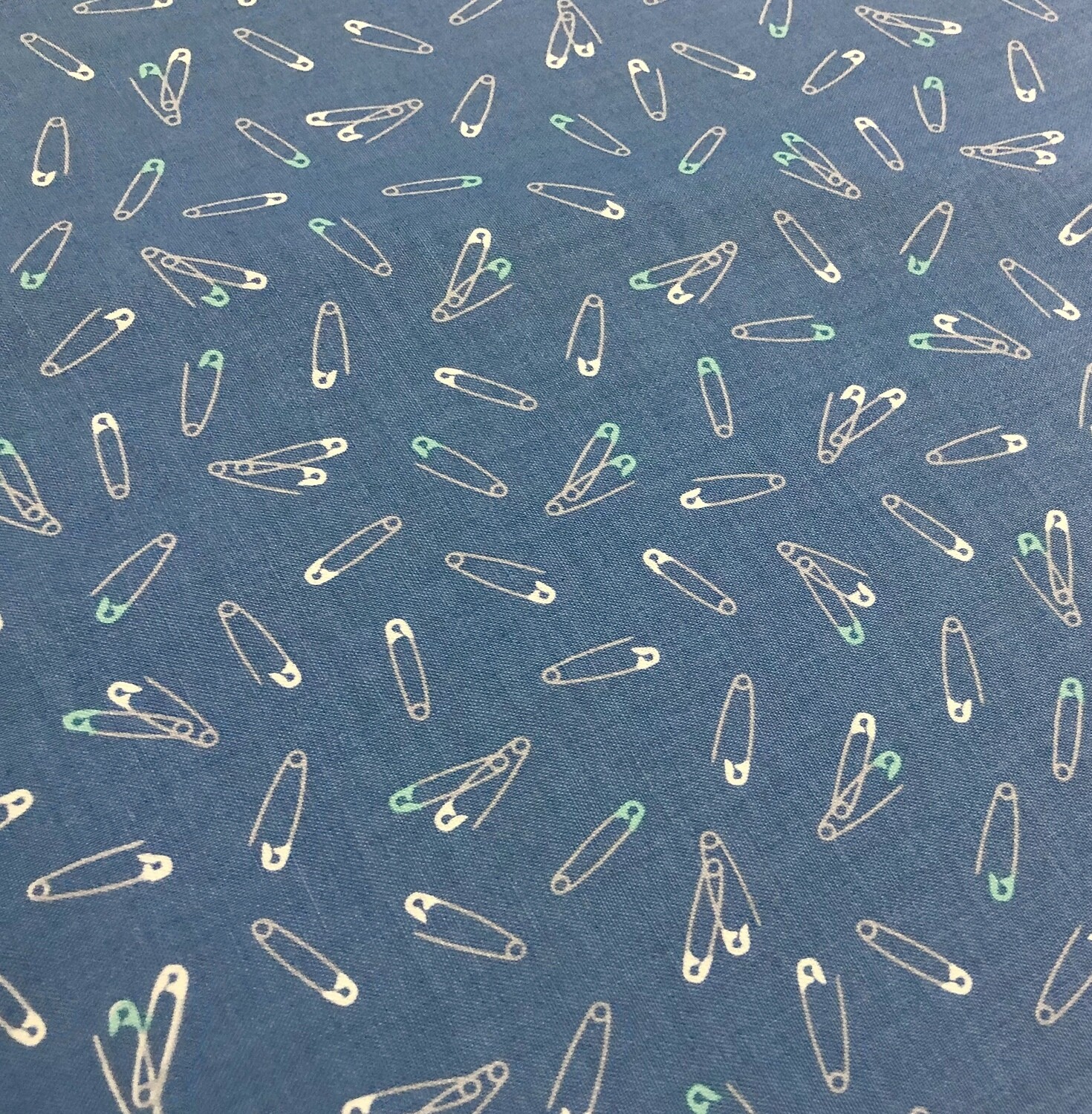 Crafters Gonna Craft - Windham Fabrics - 1/2m cut