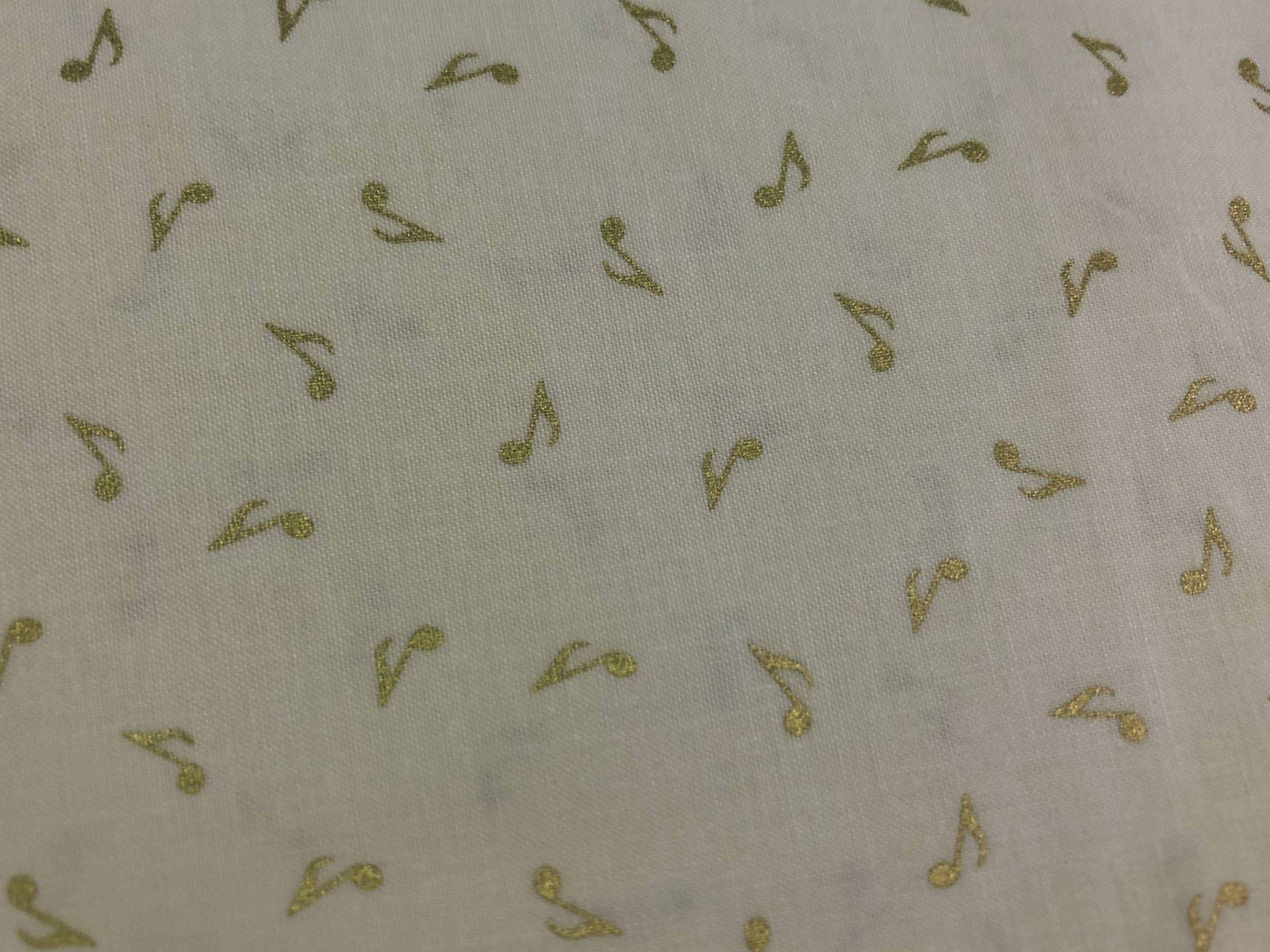 Music Notes - Gold Metallic - Kanvas - 1/2m cut 56341