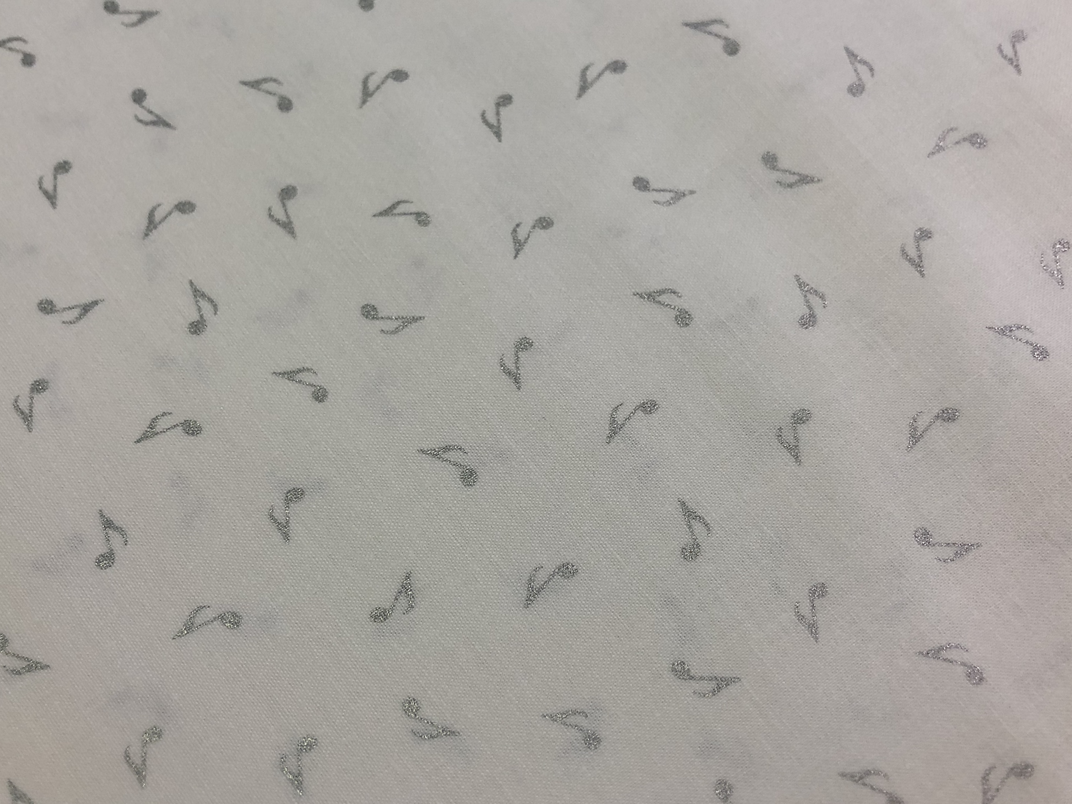Music Notes - Silver Metallic - Kanvas - 1/2m cut 56340
