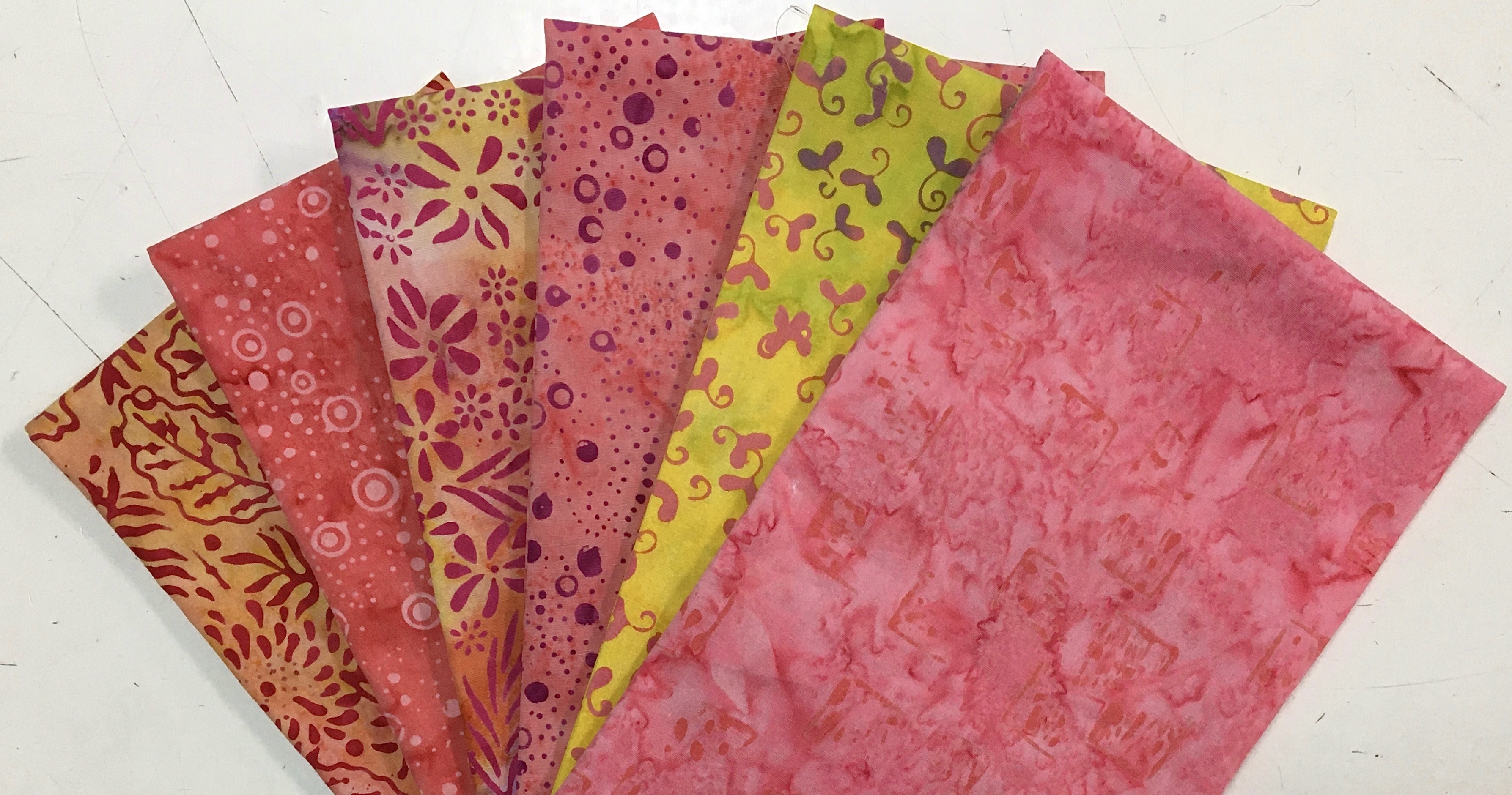 Pink/Coral Batik Fat Quarter Bundle (6 Pieces) 56411