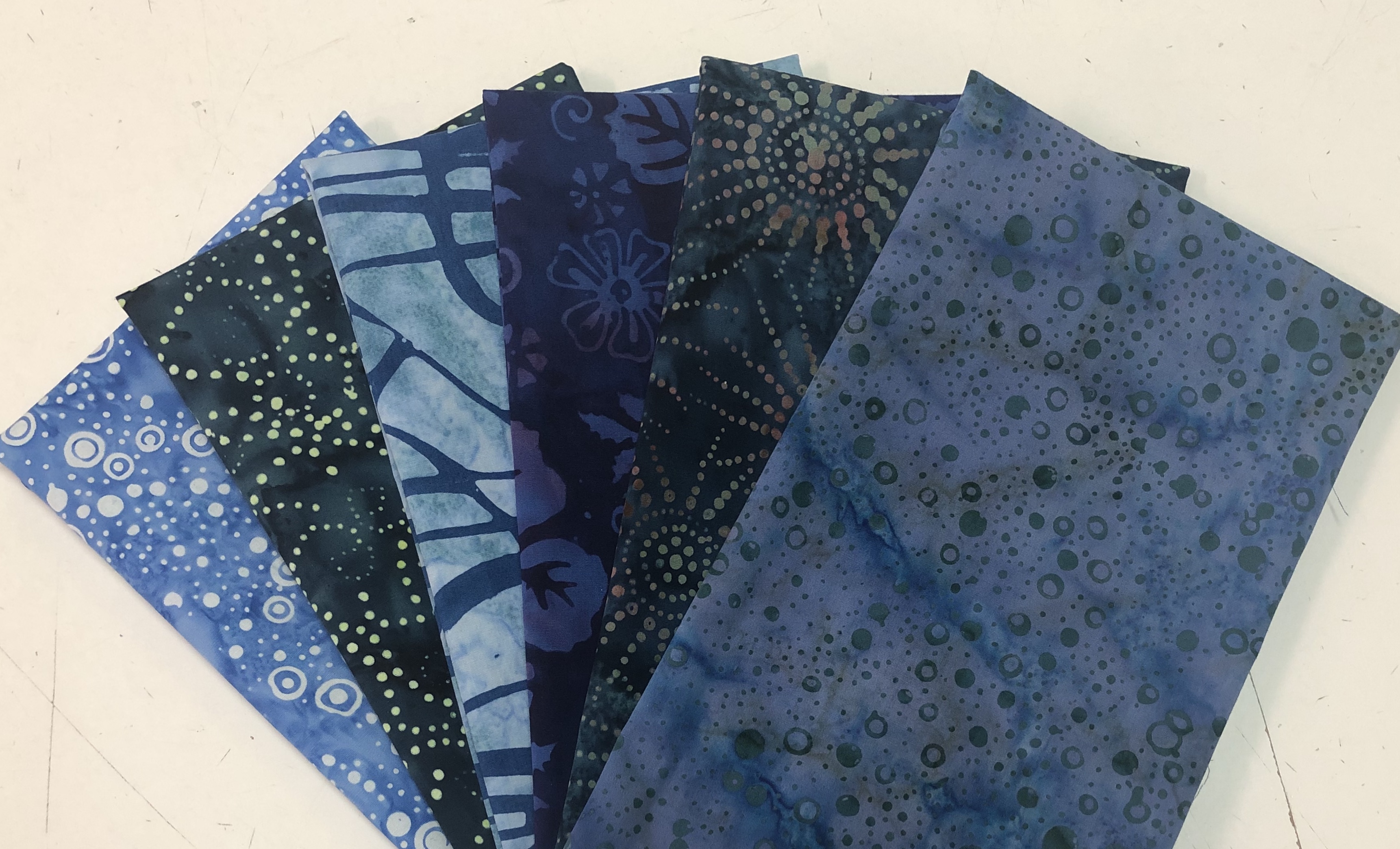 Blue/Navy Batik Fat Quarter Bundle (6 Pieces) 56412