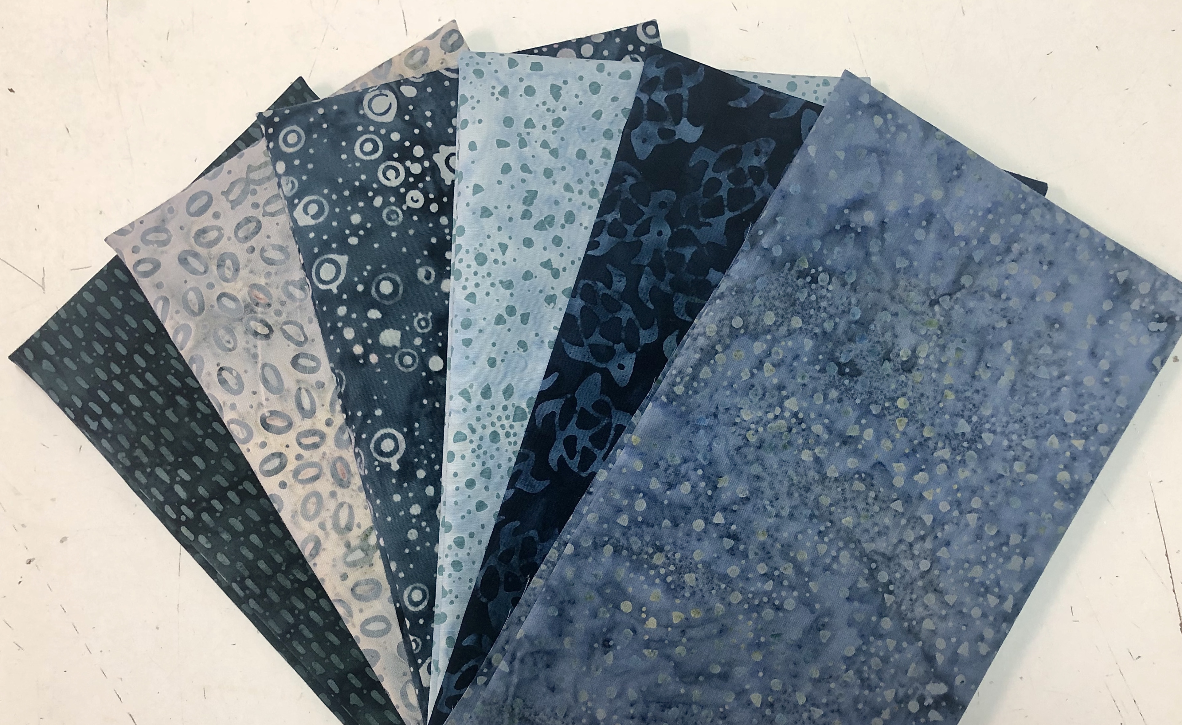 Blue/Grey Batik Fat Quarter Bundle (6 Pieces) 56414
