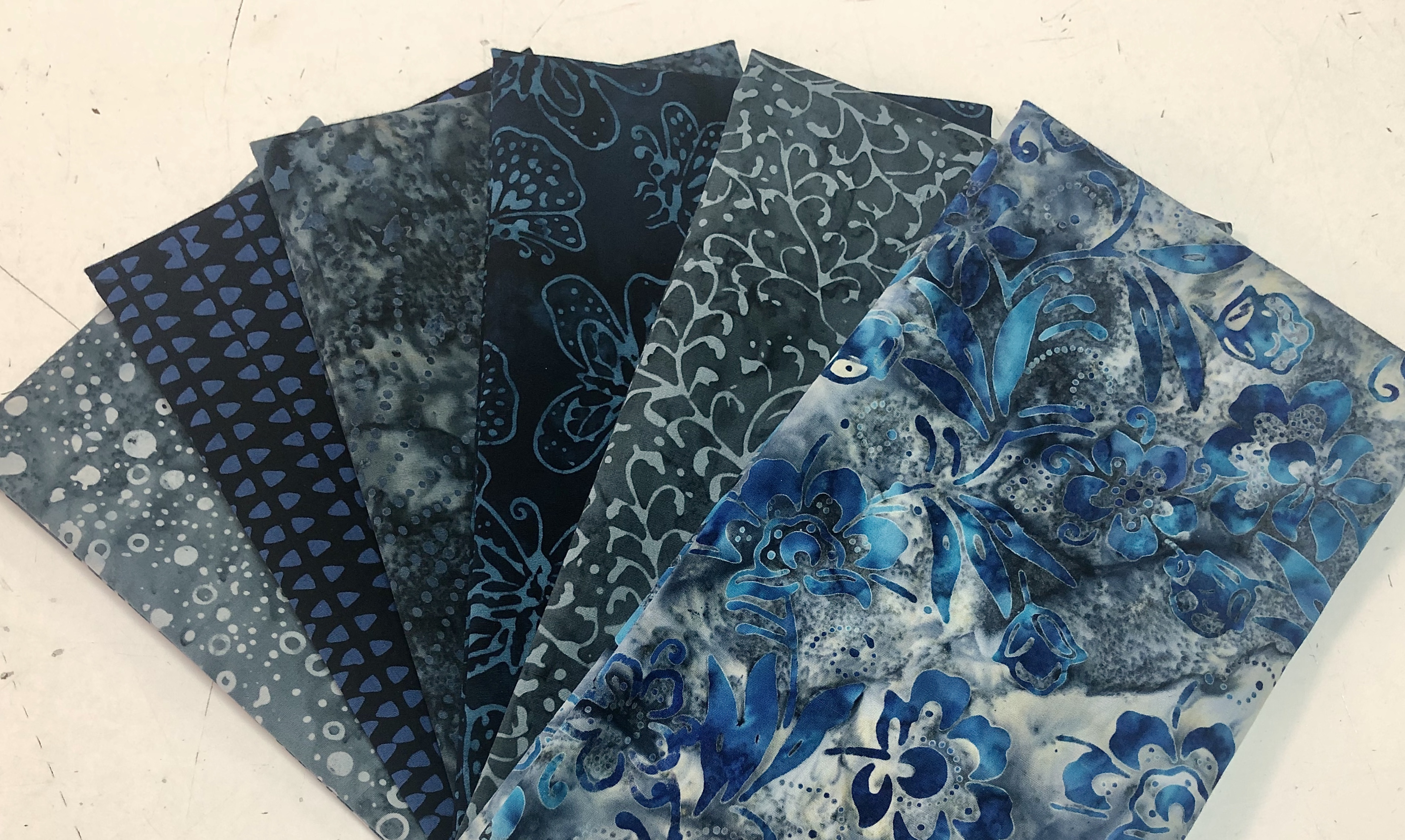 Navy/Grey Batik Fat Quarter Bundle (6 Pieces) 56415