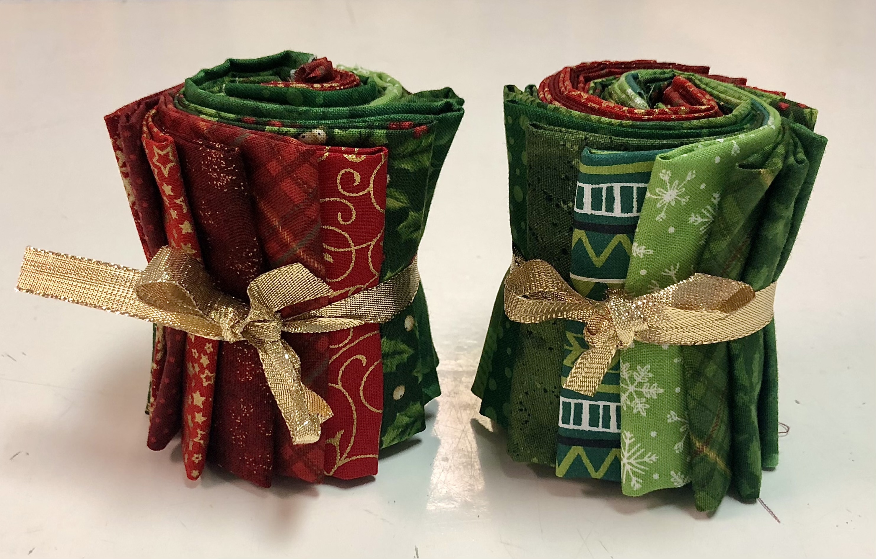 Christmas Bundle - 16 - 10” squares 58061