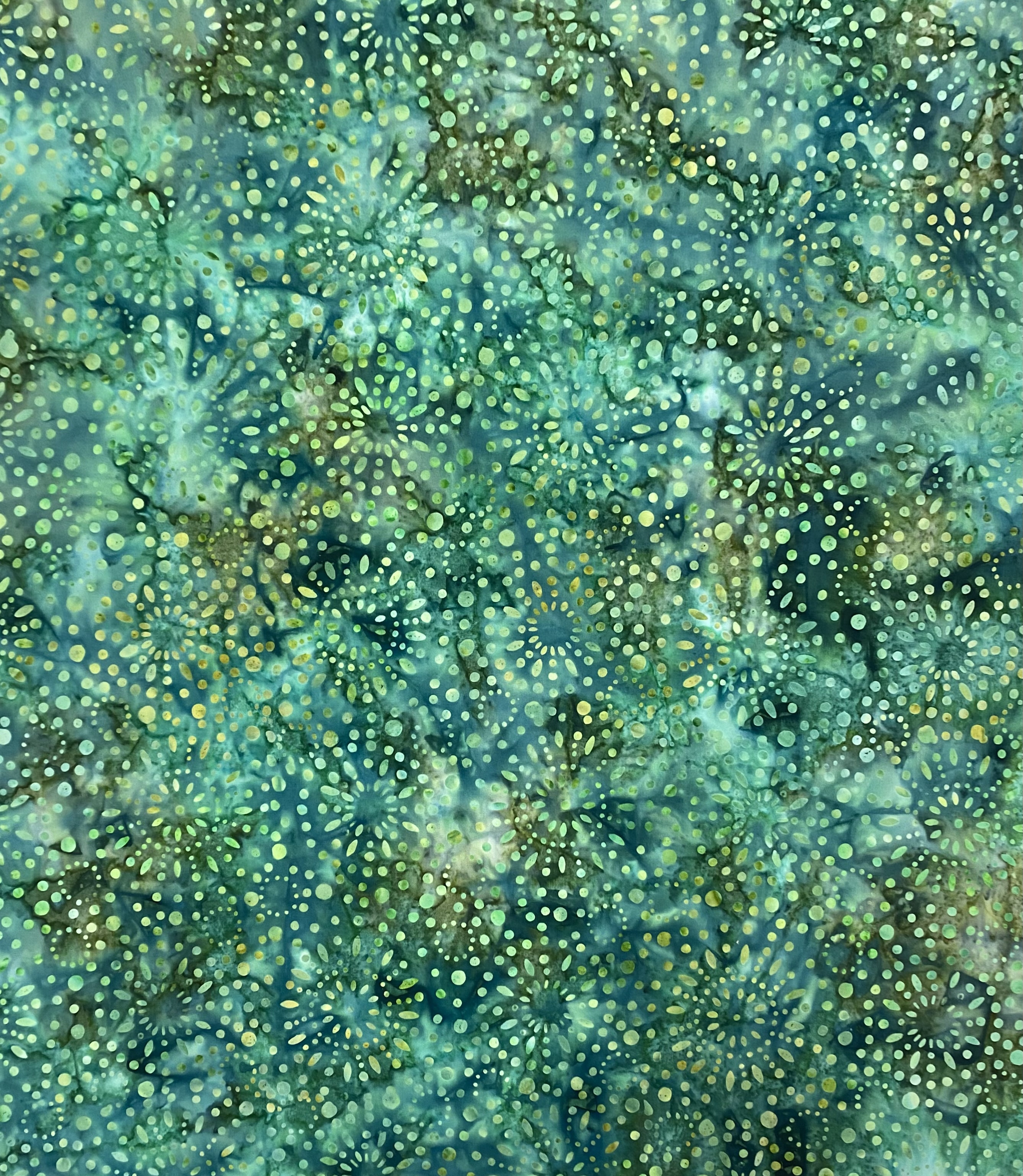 Green Starburst - Batik - 1/2m cut 58461