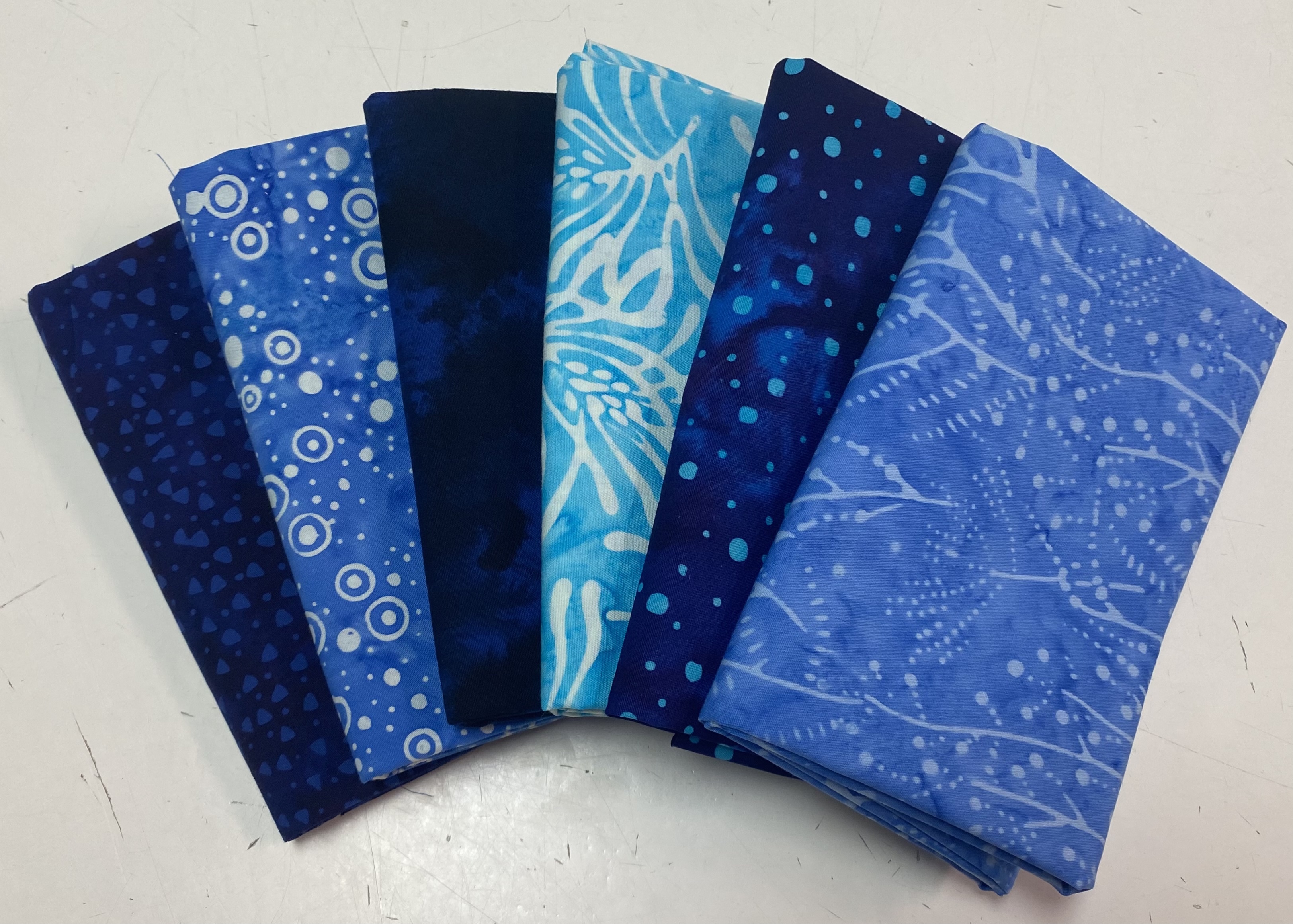 Blue Batik Fat Quarter Bundle - 6 pieces 58510