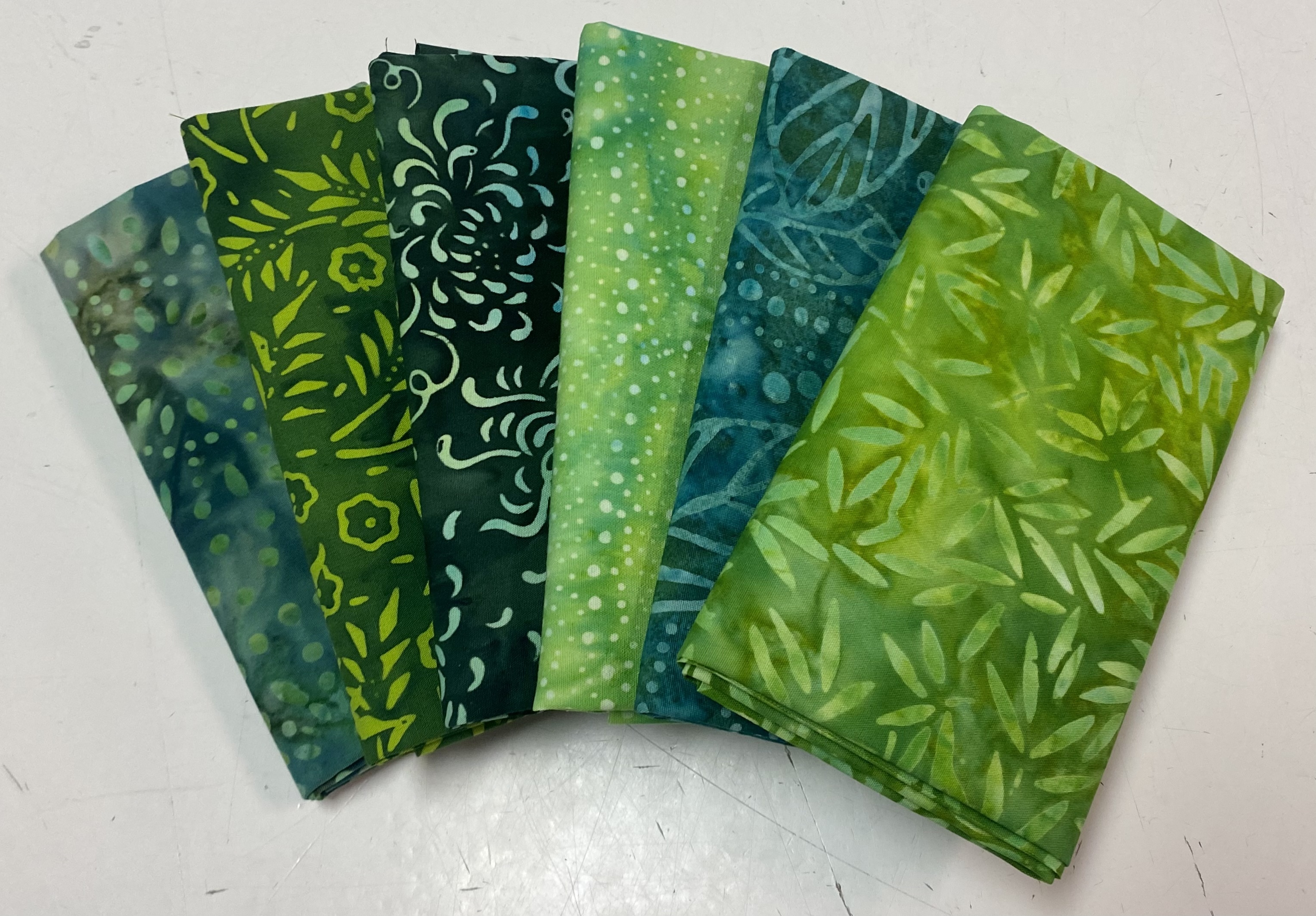 Green Batik Fat Quarter Bundle - 6 pieces 58511