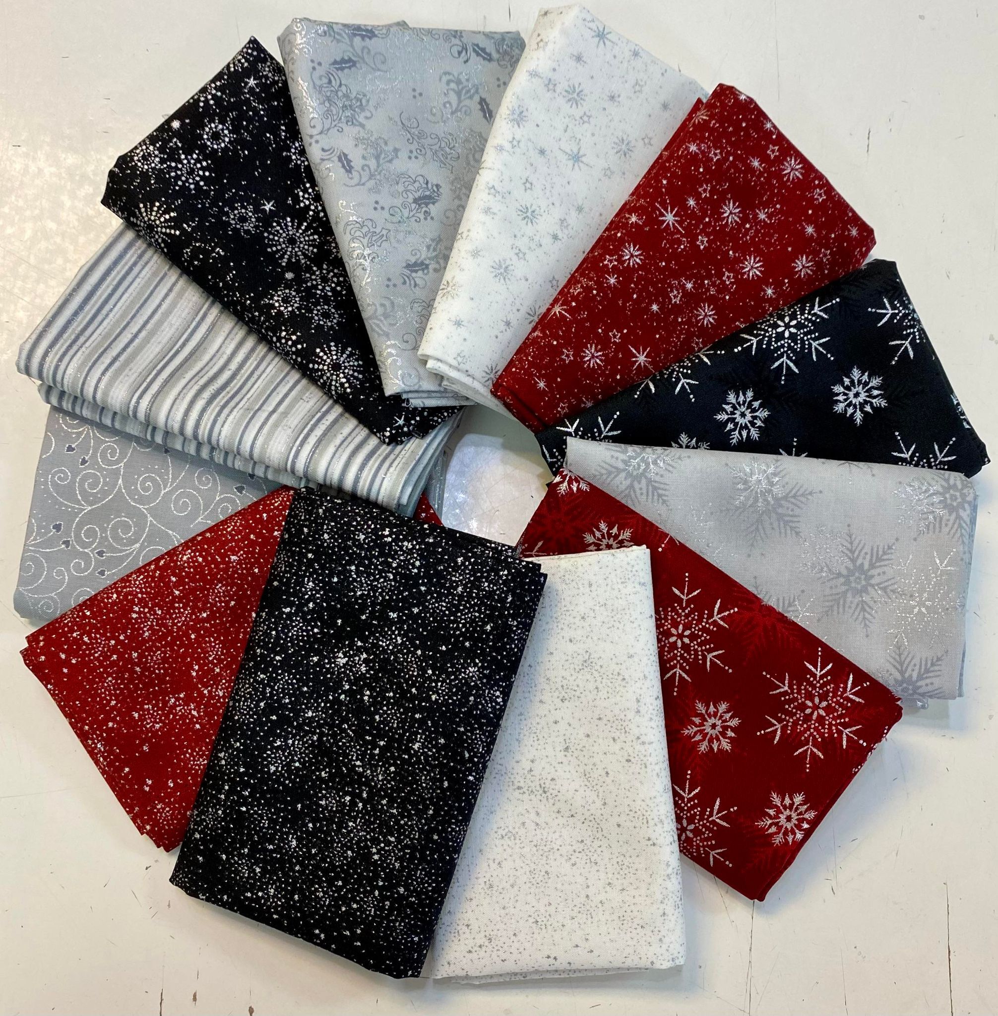 Frosty Snowflake Fat Quarter Bundle - Black/Red/Grey and White 59122