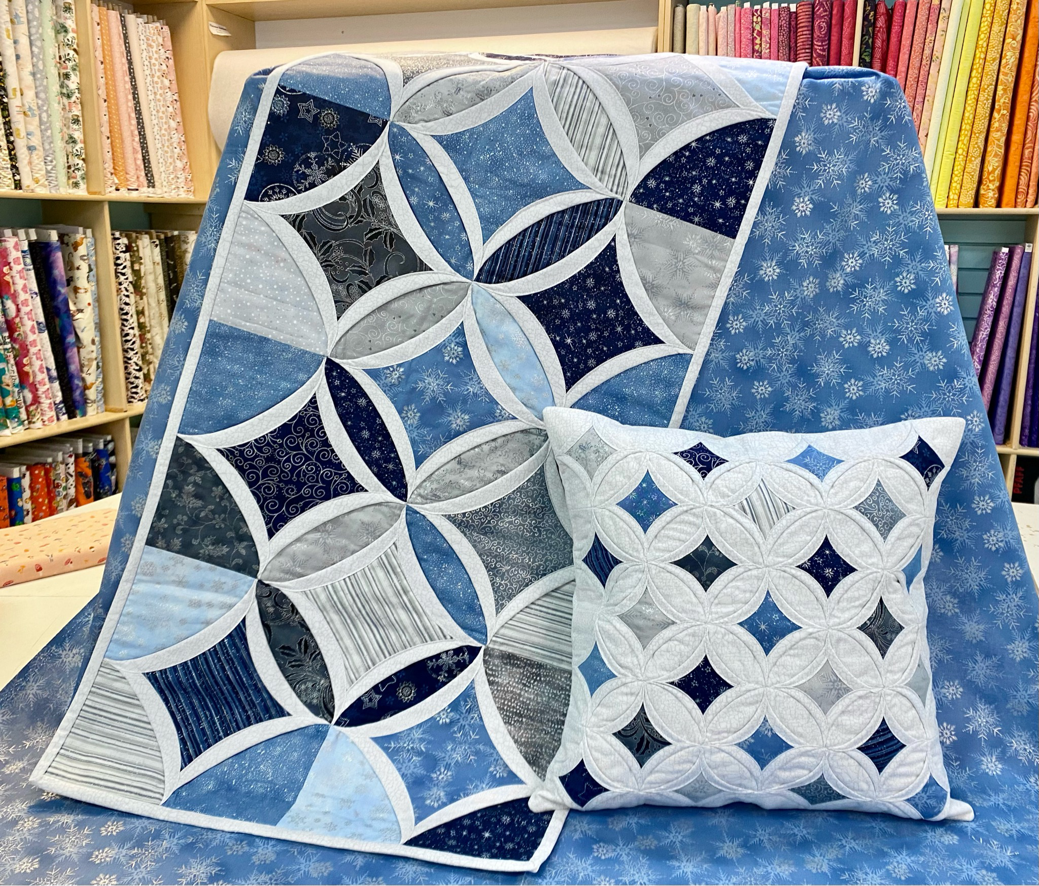 Cathedral Windows Pillow or Table Runner Class - Winter 2024 59222