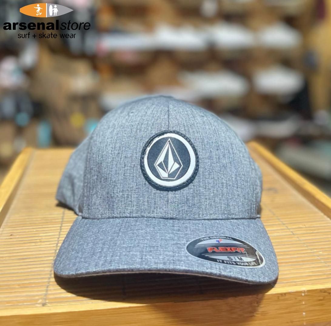 GORRA VOLCOM D5531413 QUARTER FABRIC STM GRIS LOGO CIR 28