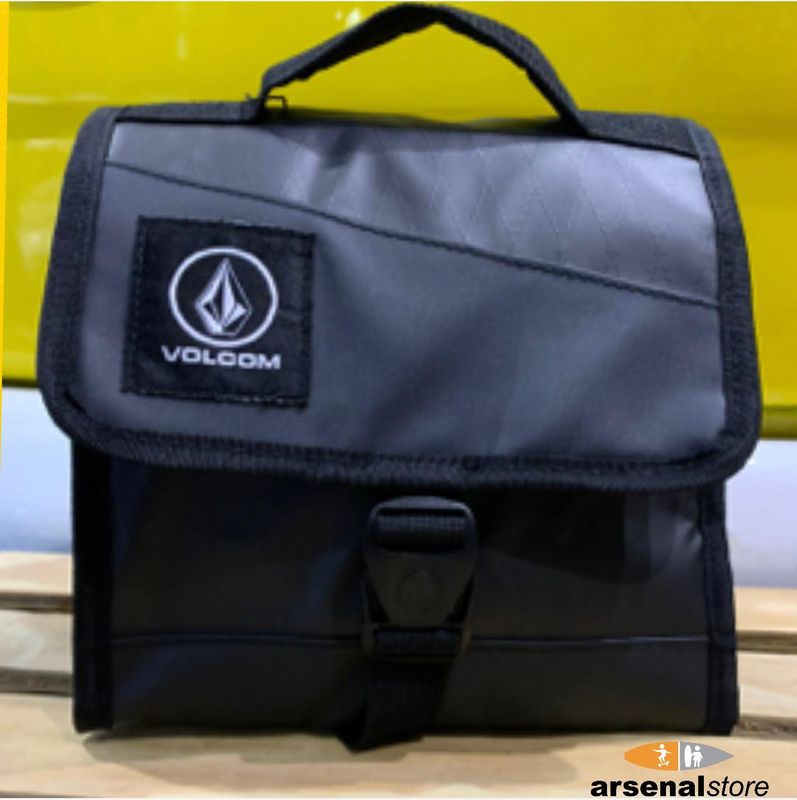 LONCHERA VOLCOM VMXX00YMEGPP1PB BLK