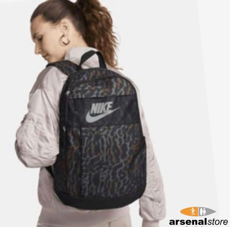 SALVEQUE NIKE FB2834-010 BLK