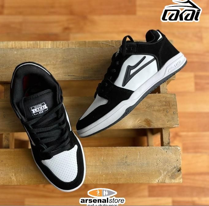 TENIS LAKAI TELFORD LOW BLACK WHITE LEATHER