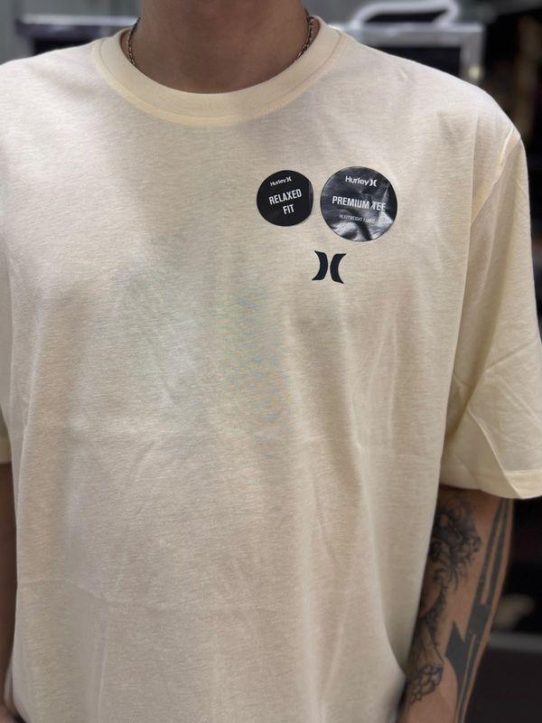 CAMISETA HURLEY T51114-103 BEIGE