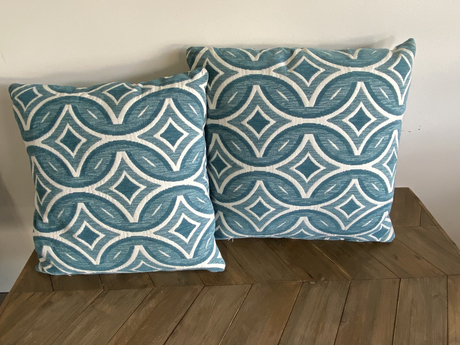 Geometric print scatter cushions