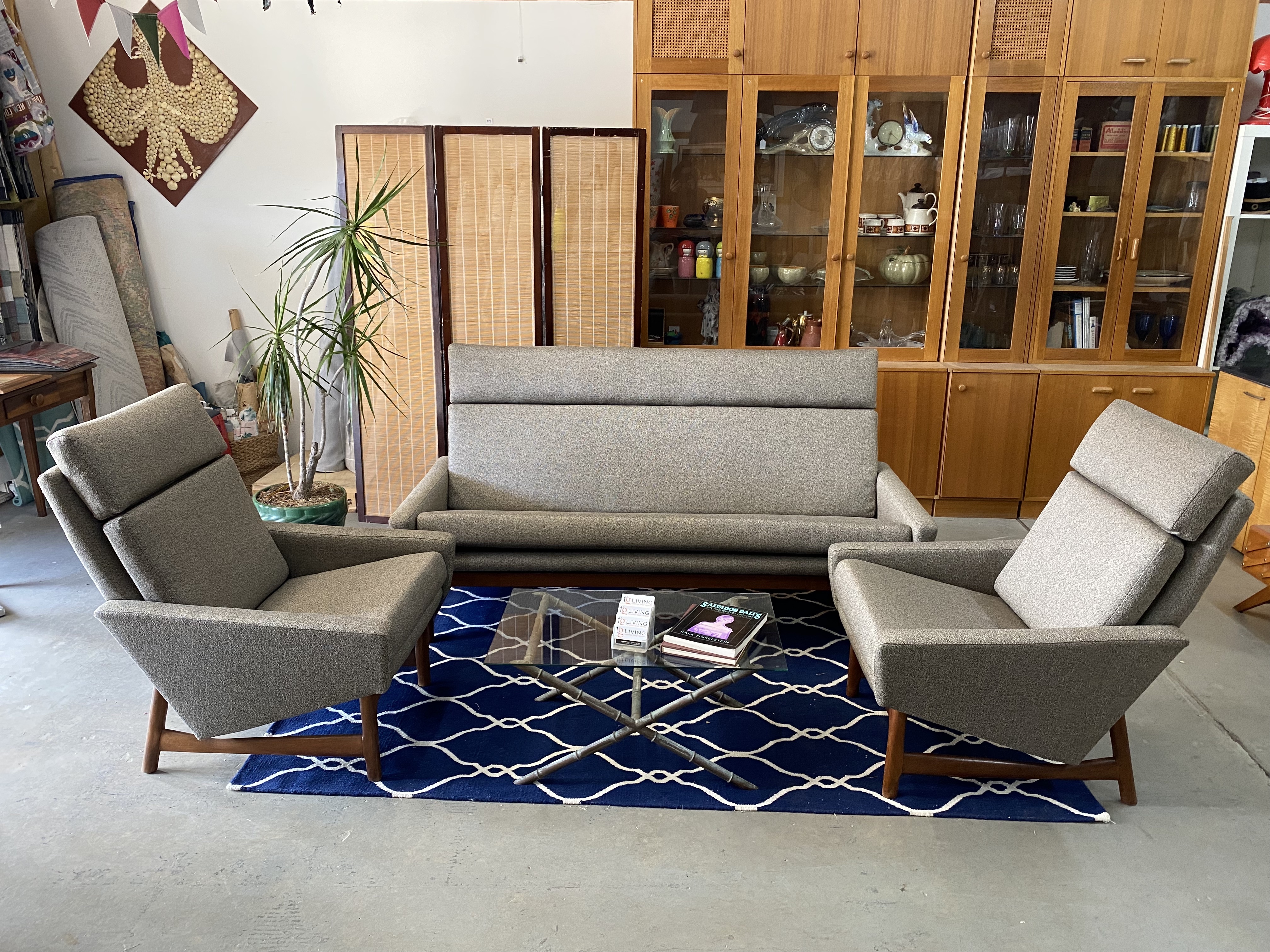 Fler store lounge suite