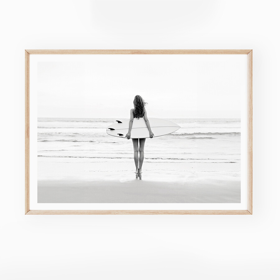Femme Surf (landscape)