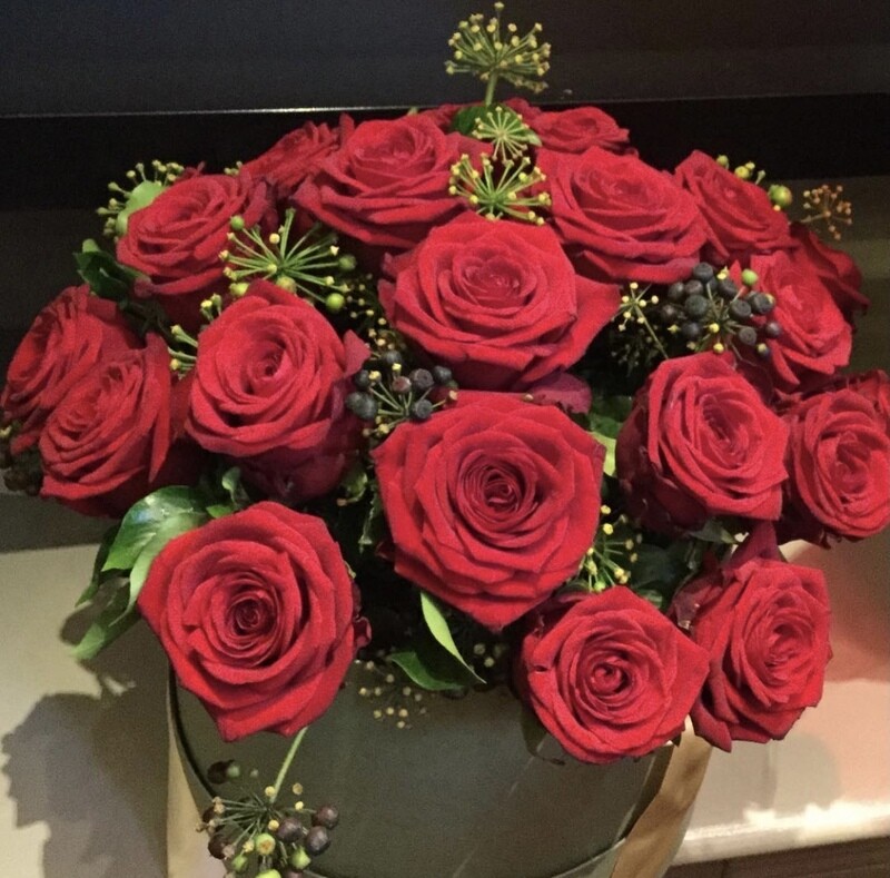 True Love Hat Box 24 Red Roses