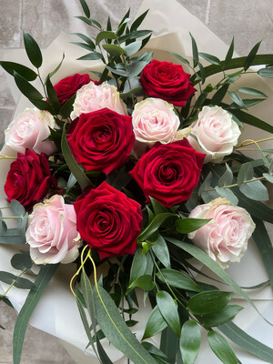Endless Love 12 Roses (6 Red & 6 Pink)