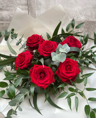 True Love 6 Red Roses