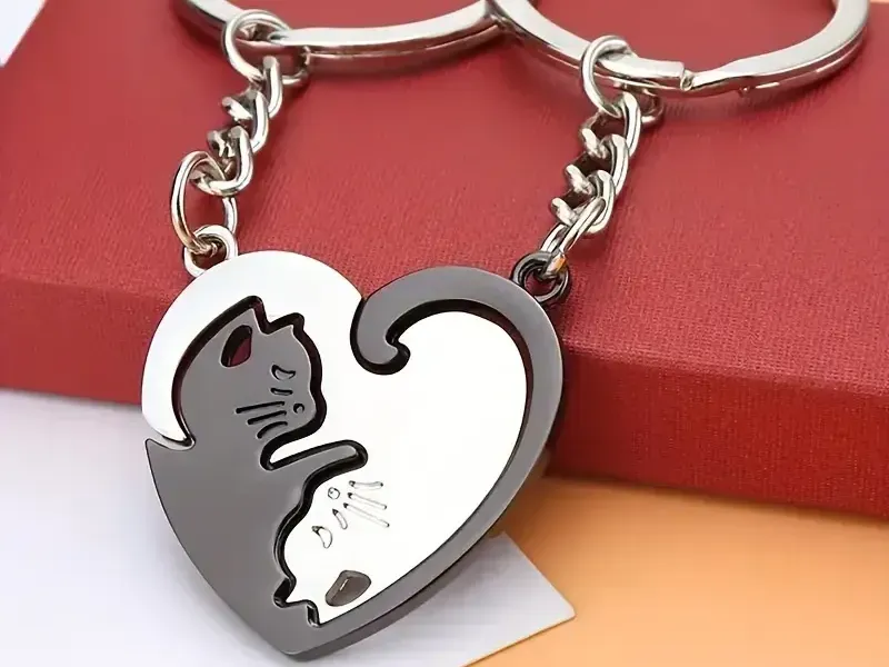 Portachiavi Coppia di Gatti β Cuore dell'Amicizia Portachiavi Coppia di Gatti β Cuore dell'Amicizia