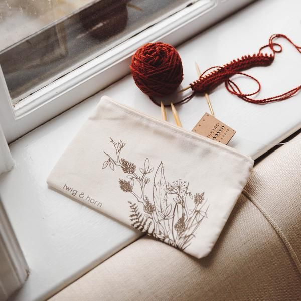 T&amp;H Illustrated Zip Pouch