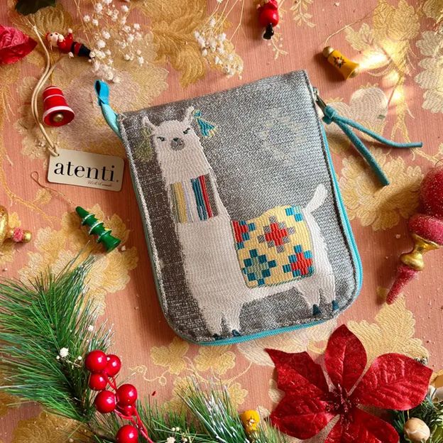 atenti Circular Case, Color: Mamallama