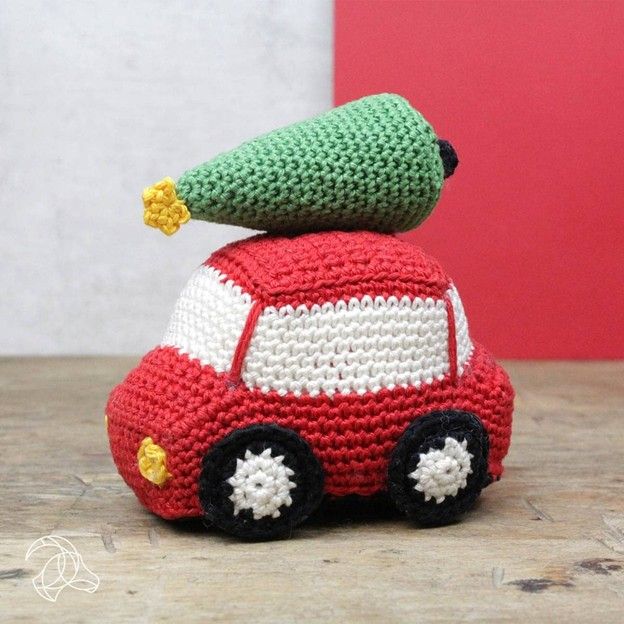Crochet Kit, Title: Red Car w/ Christmas Tree