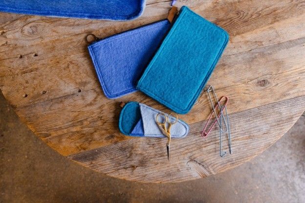 Modern 2-Tone Pouch