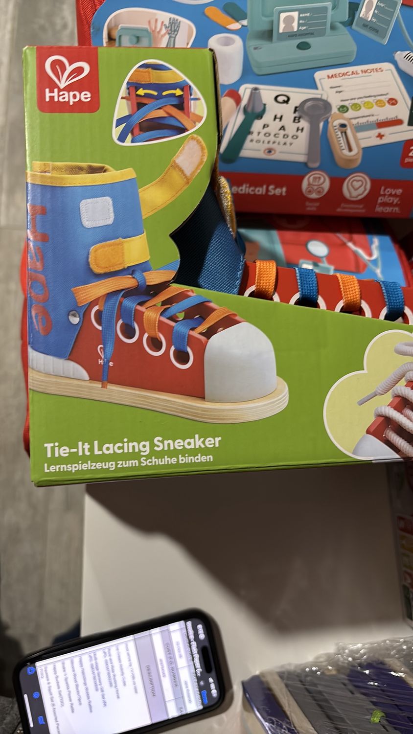Tie it lacing sneaker