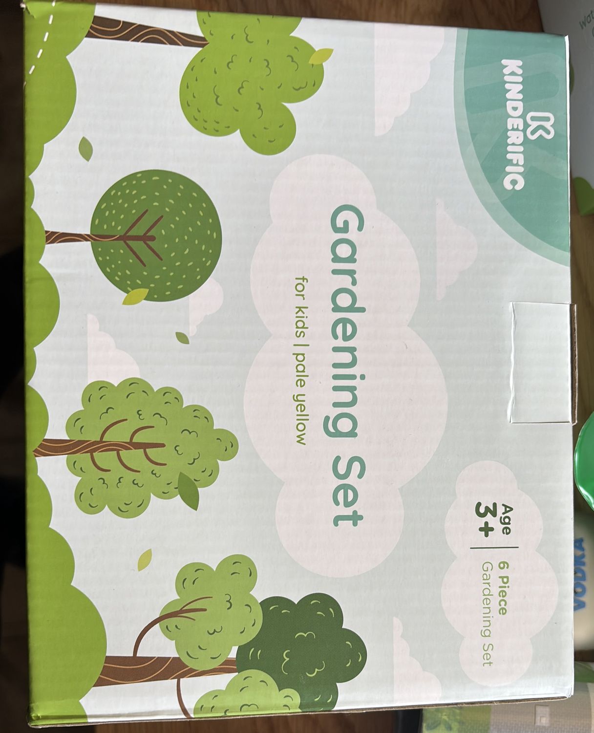 Kinderific pale yellow gardening set