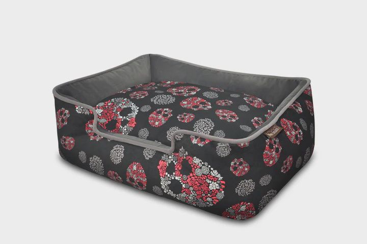 Play Pet - Skulls &amp; Roses Dog Lounge Bed, Size: Small