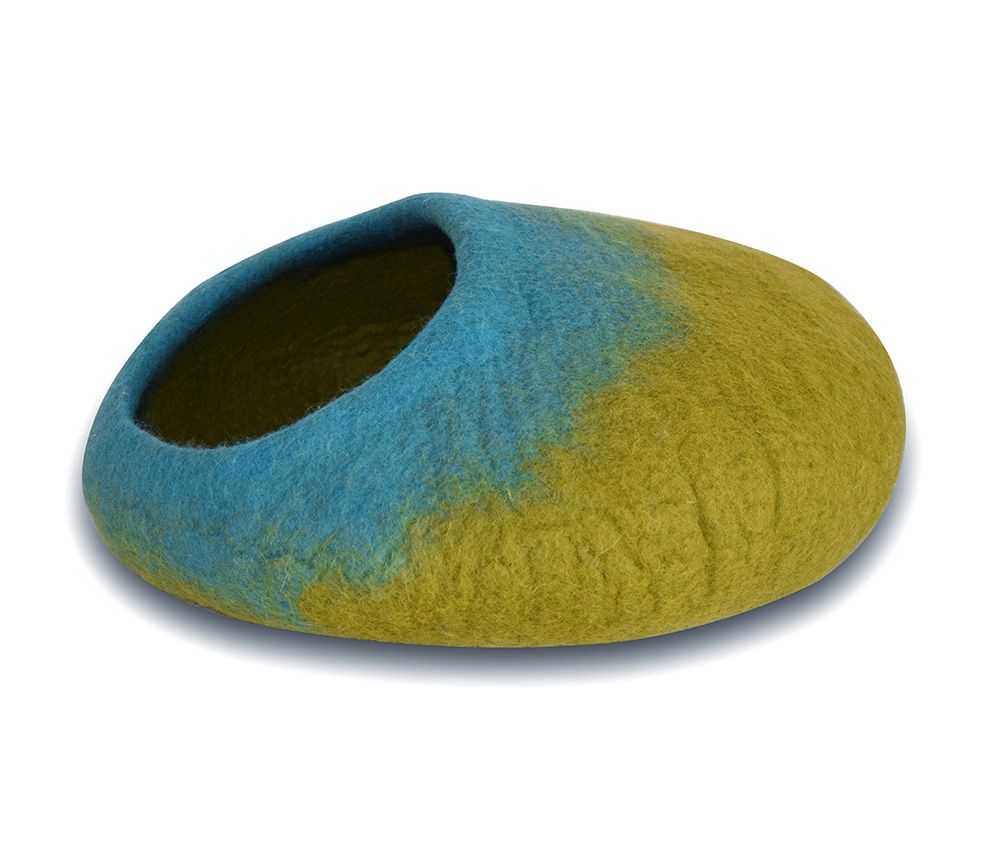 Karma Cat - Wool Pet Cave - Green Blue Ombre