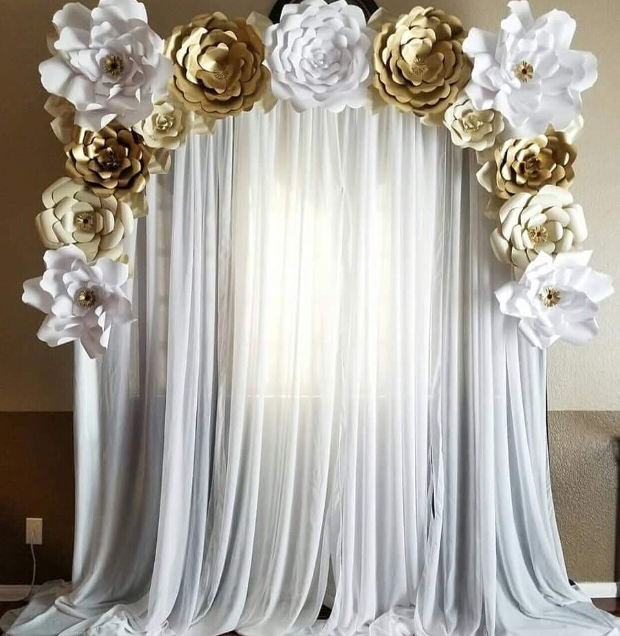 Paper Flowers Set of 15 &amp; 10 golden Leaves You Choose Your Colors
