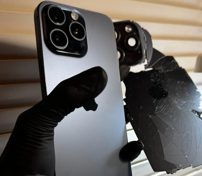 Remplacement Vitre arrière Apple iPhone fissuré à Saint-Tropez