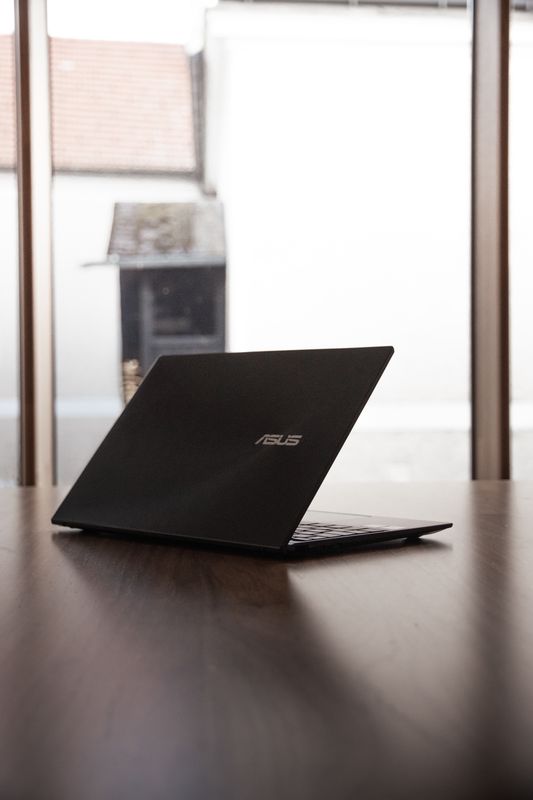 Réparation Pc portable ASUS chez LANDPC à Saint-Tropez France 