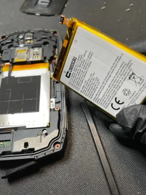 Remplacement de batterie sur smartphone Crosscall chez LANDPC