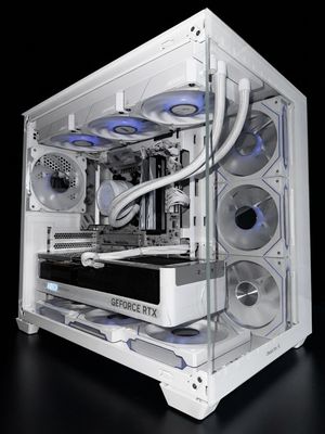 Gaming PC Gigabyte Aero 5070 Ti 16 Gb Oc + Ryzen 9850X3D